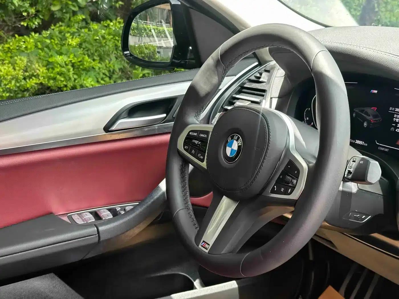 2022 BMW X4 xDrive 25i M Sport Package — миниатюра 31