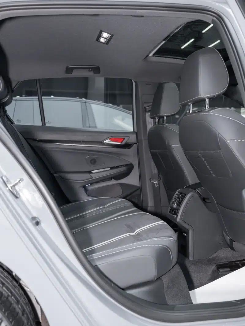 2022 Golf 280TSI DSG R-Line — миниатюра 13