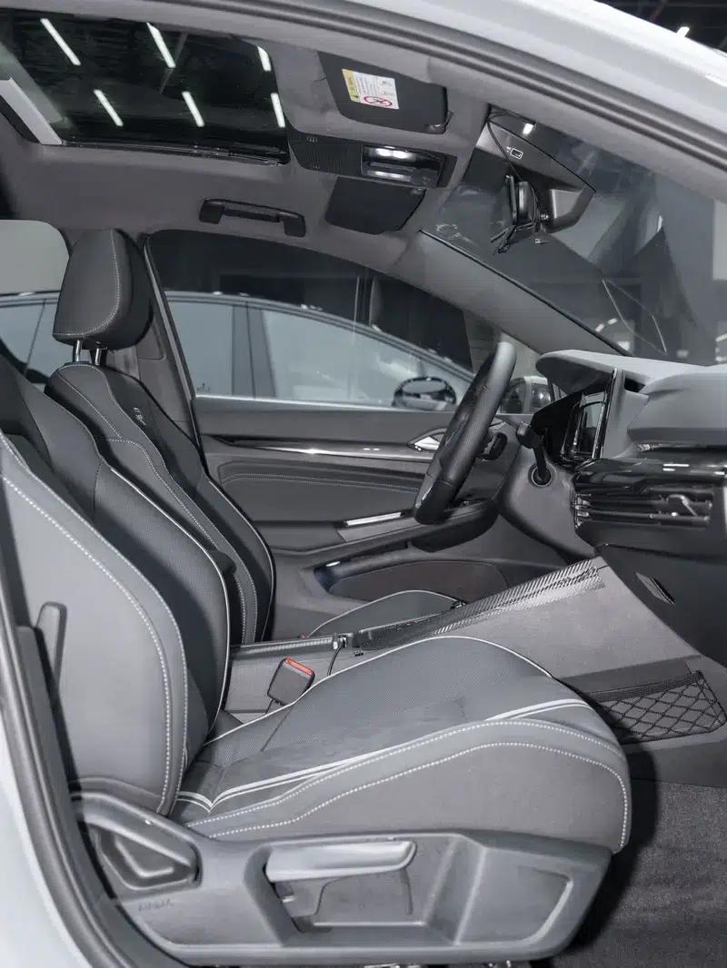 2022 Golf 280TSI DSG R-Line — миниатюра 14