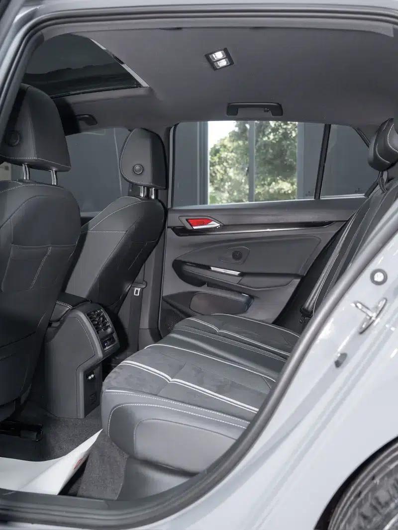 2022 Golf 280TSI DSG R-Line — миниатюра 20