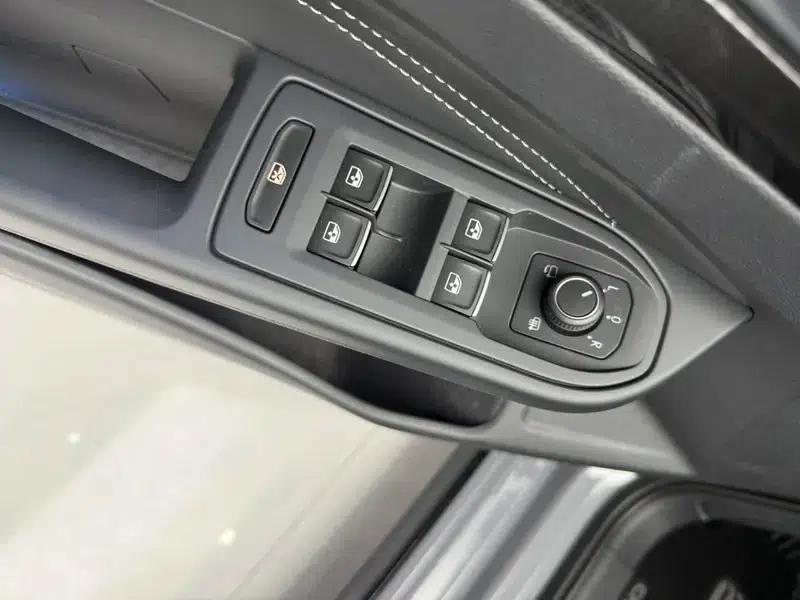 2023 Golf Facelift 280TSI DSG R-Line Lite — миниатюра 22