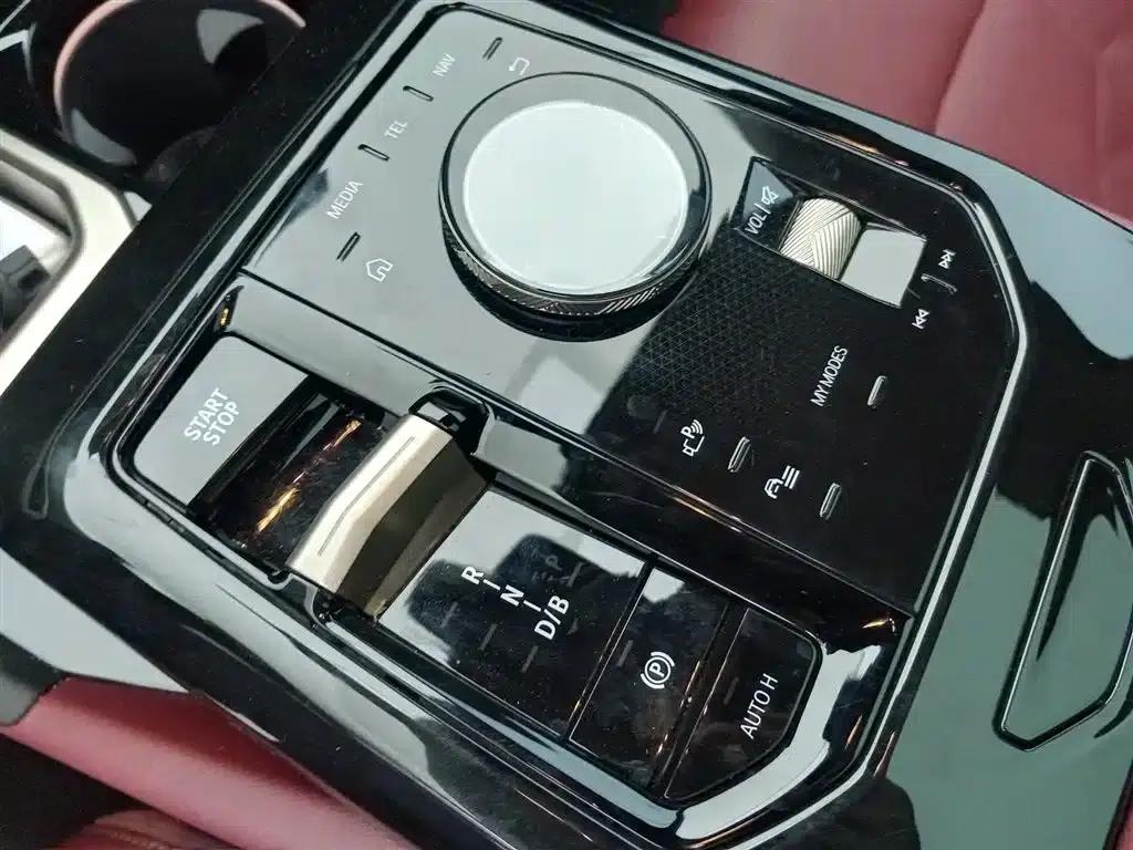 BMW i5 2024 eDrive 35L Luxury Package — миниатюра 11