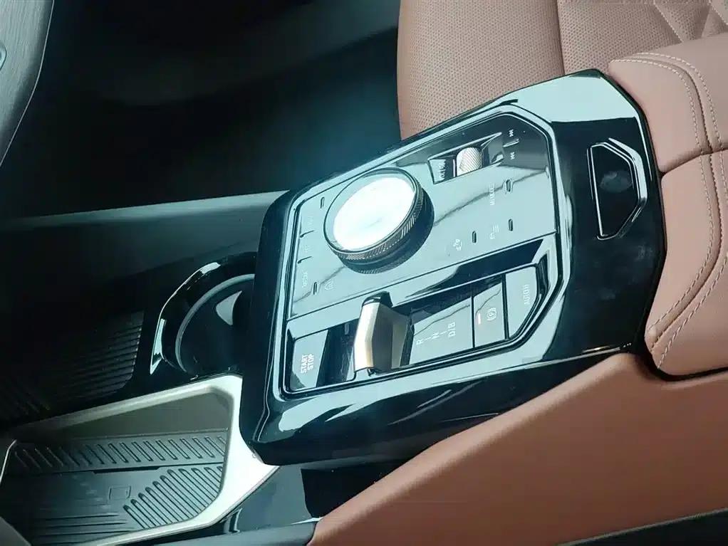 BMW i5 2025 eDrive 40L M Sport Package — миниатюра 11