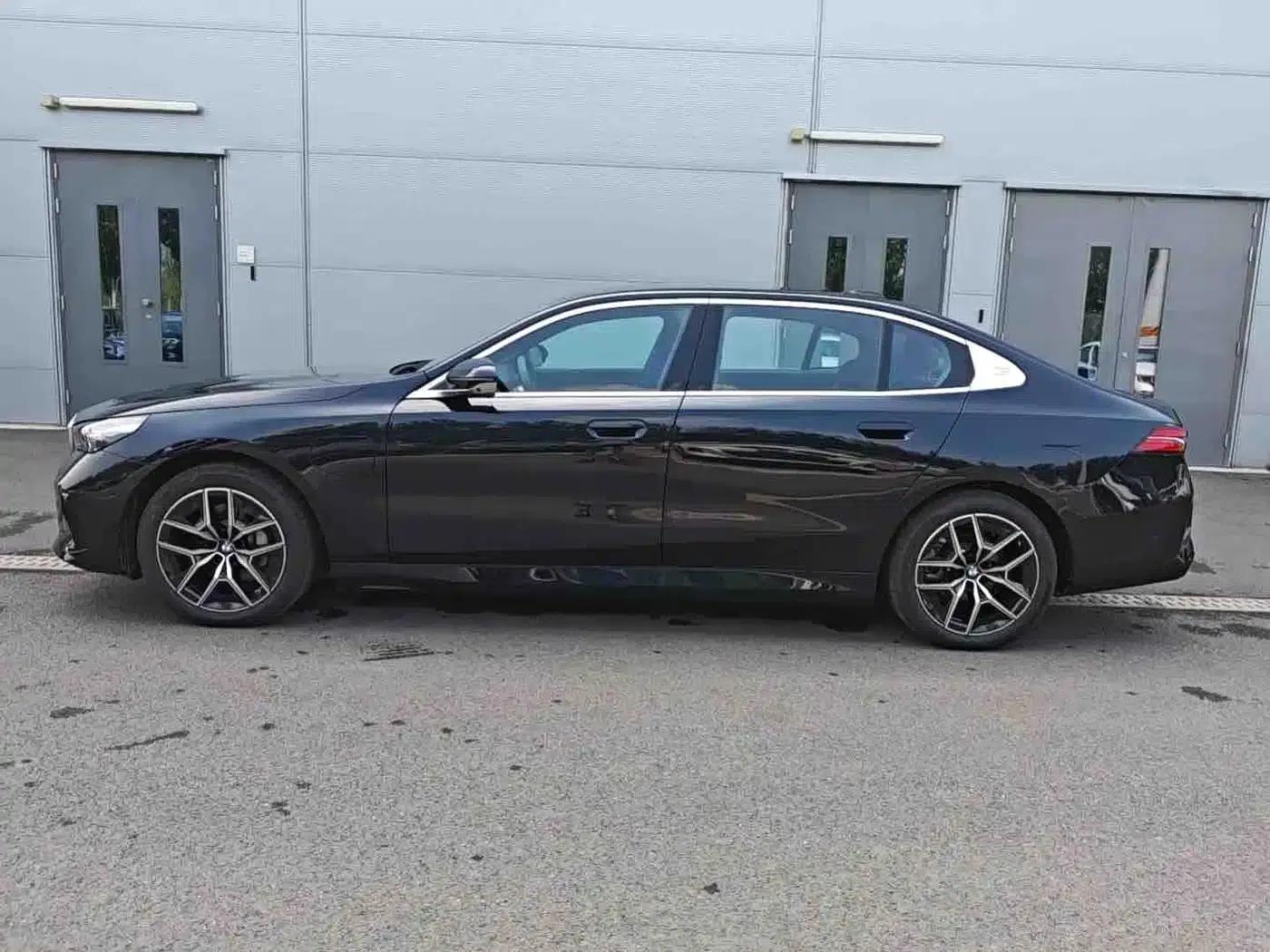 BMW i5 2026 eDrive 35L M Sport Package — миниатюра 5