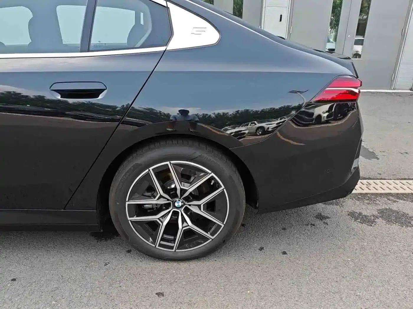 BMW i5 2026 eDrive 35L M Sport Package — миниатюра 7