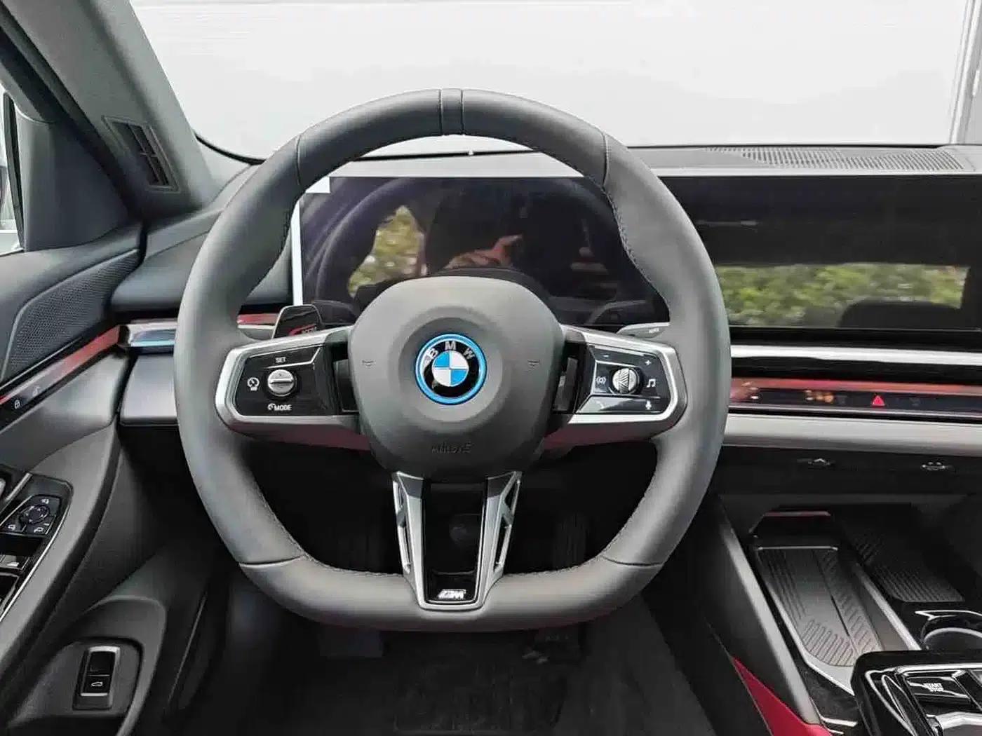 BMW i5 2026 eDrive 35L M Sport Package — миниатюра 10