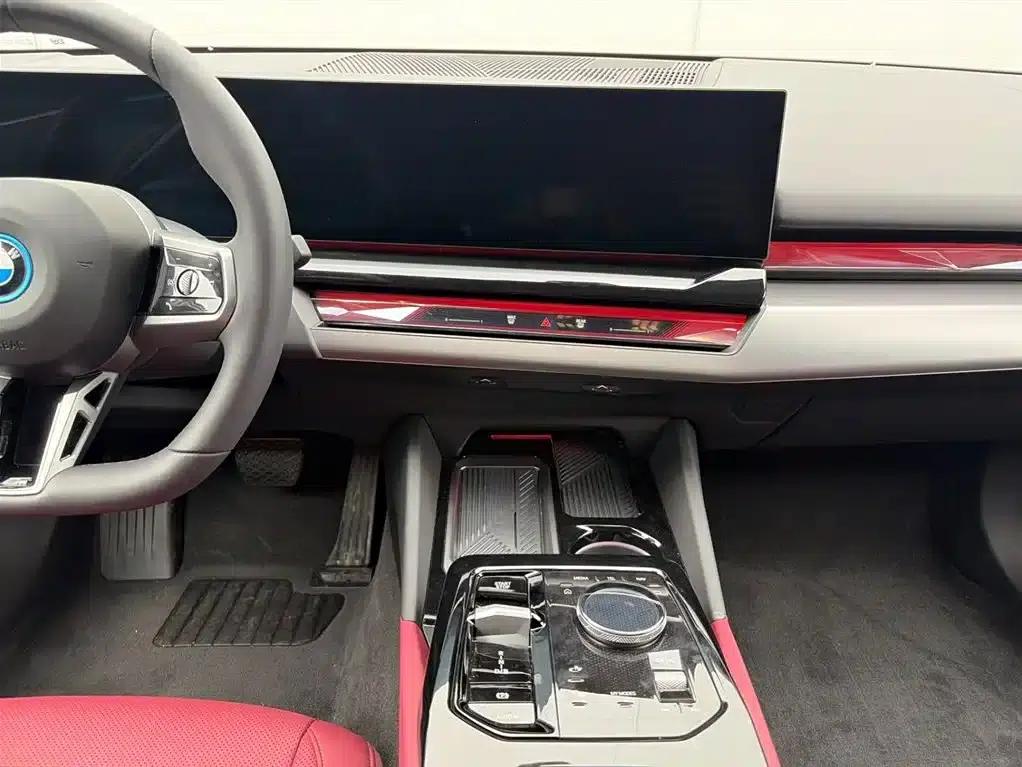 BMW i5 2025 eDrive 40L M Sport Package — миниатюра 11