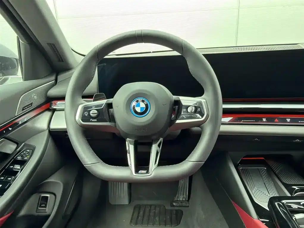 BMW i5 2025 eDrive 40L M Sport Package — миниатюра 12