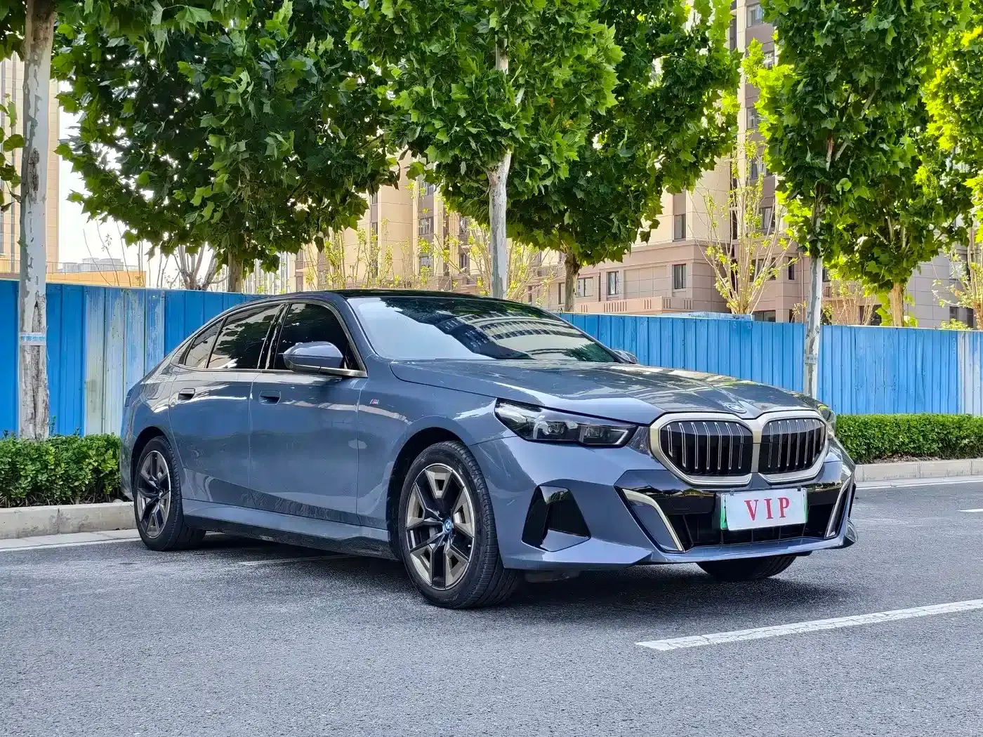 BMW i5 2024 eDrive 35L Luxury Package — миниатюра 3