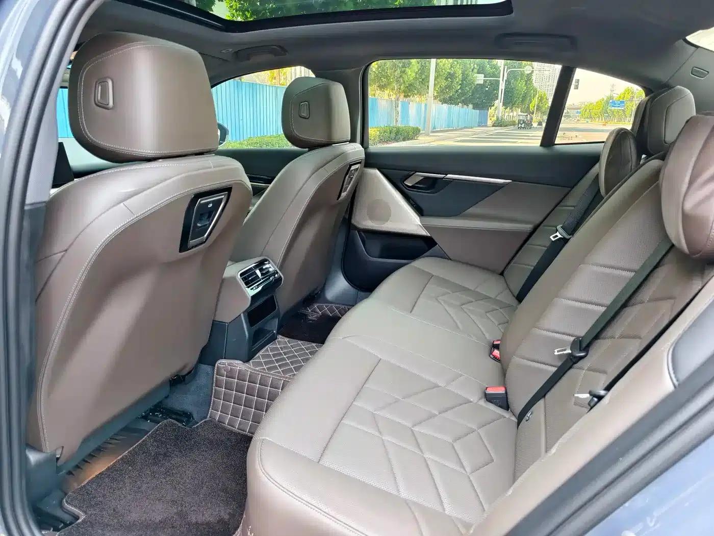 BMW i5 2024 eDrive 35L Luxury Package — миниатюра 6
