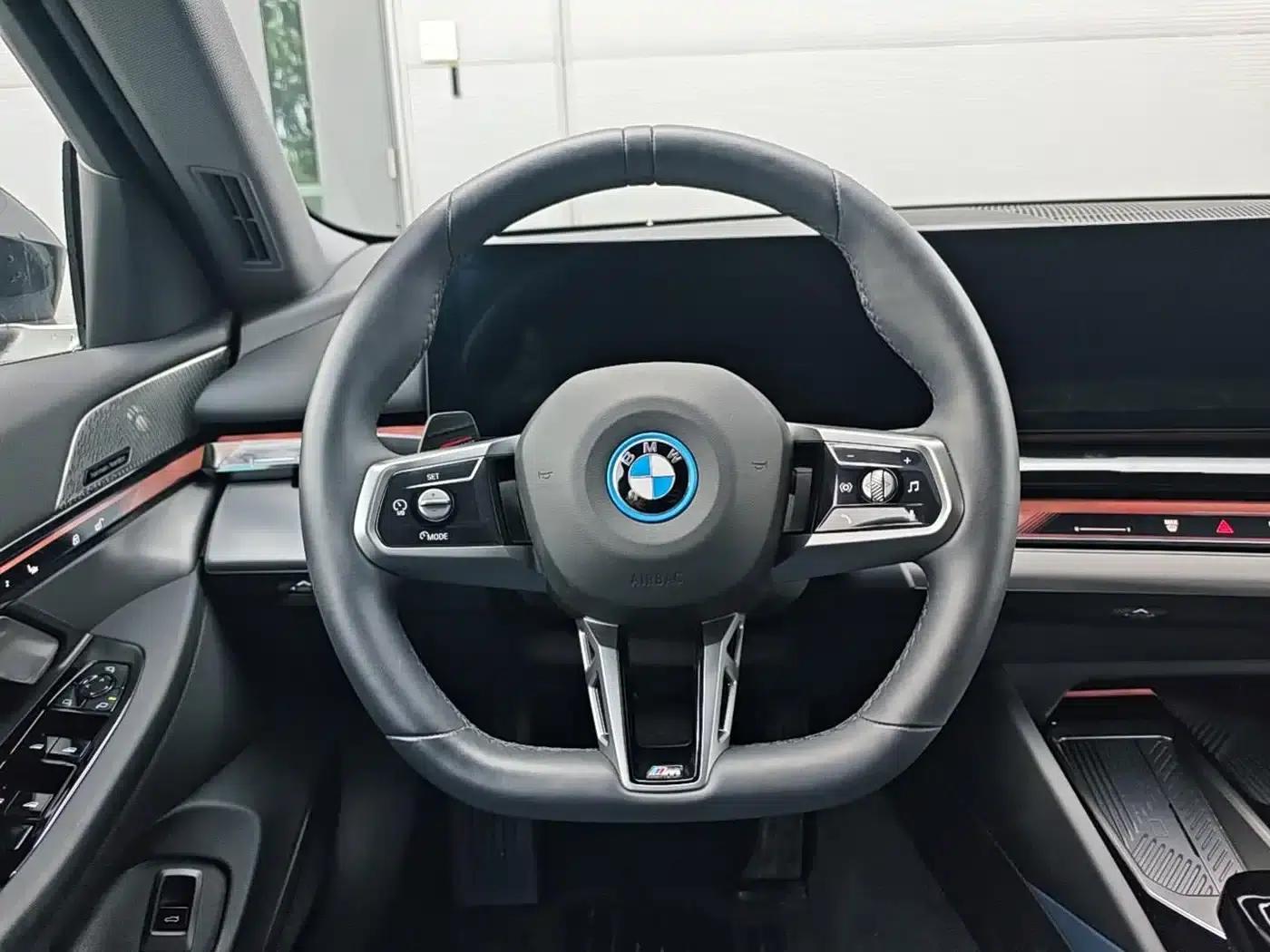 BMW i5 2025 eDrive 40L M Sport Package — миниатюра 13