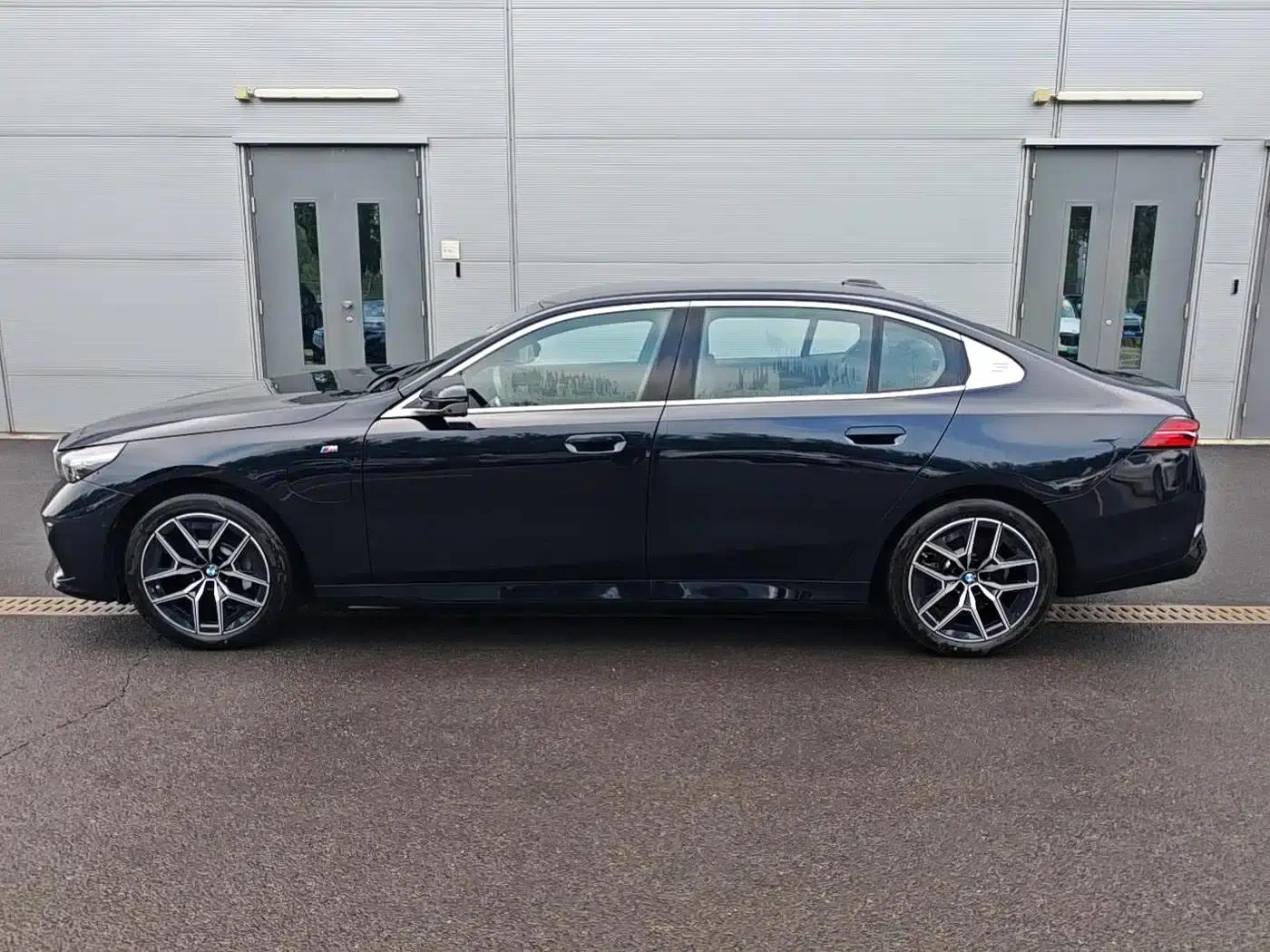 BMW i5 2025 eDrive 40L M Sport Package — миниатюра 3