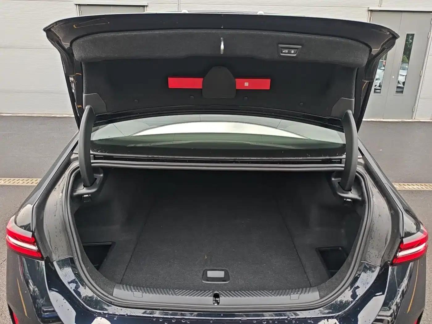 BMW i5 2025 eDrive 40L M Sport Package — миниатюра 8