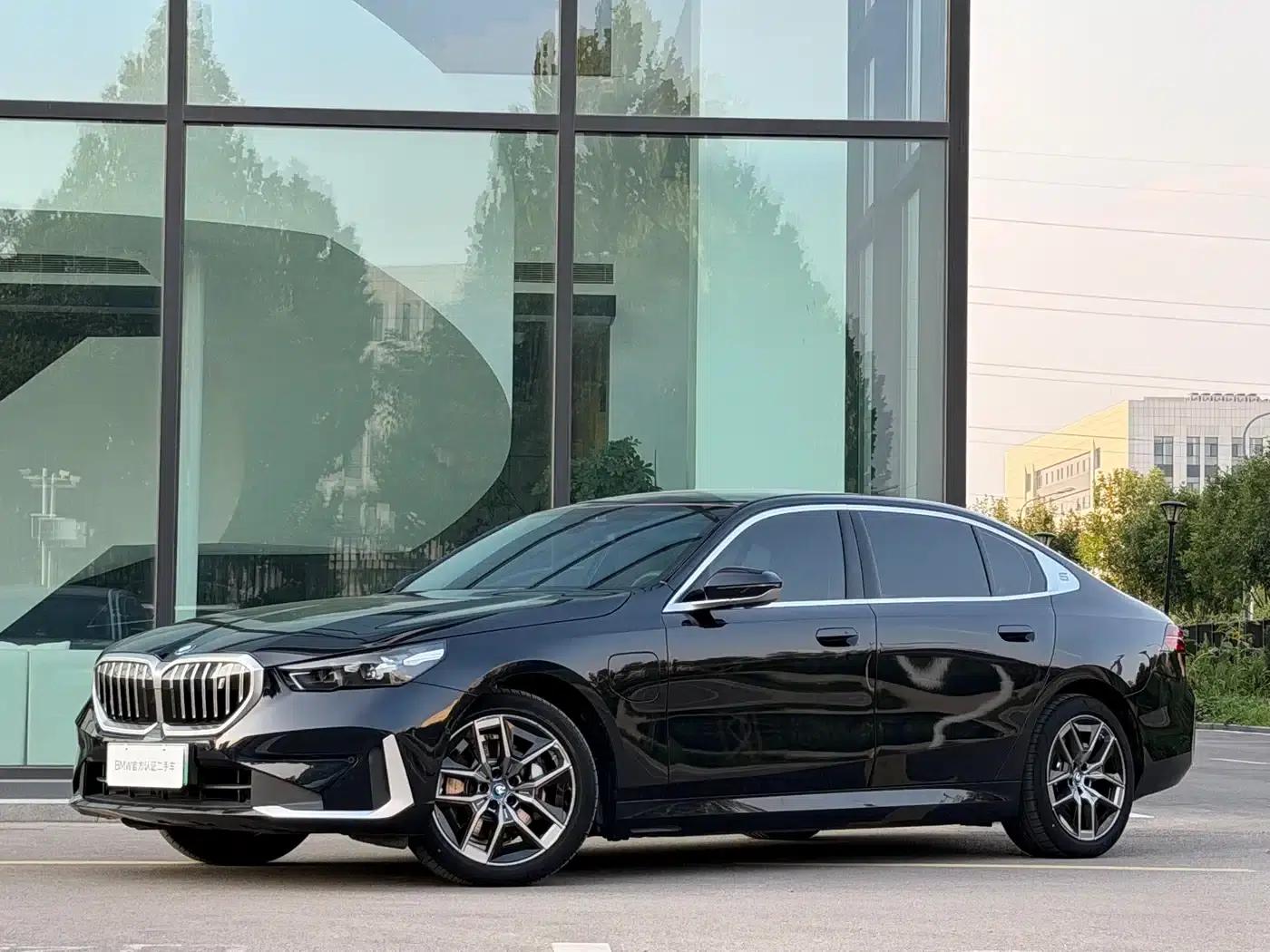 BMW i5 2024 eDrive 35L Luxury Package — миниатюра 1