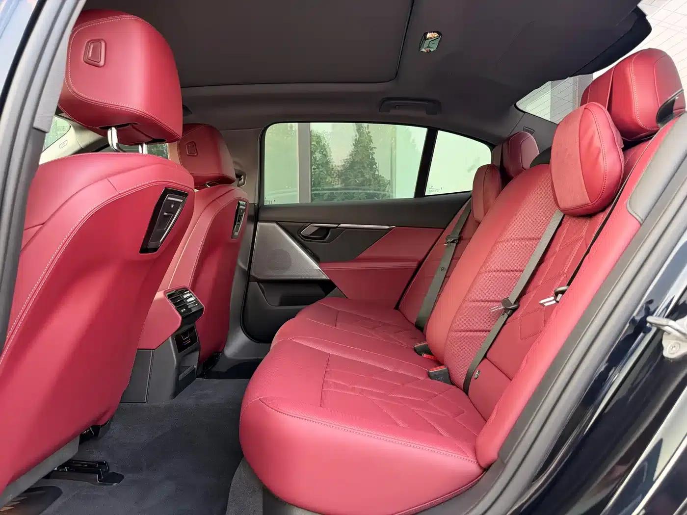 BMW i5 2024 eDrive 35L Luxury Package — миниатюра 18