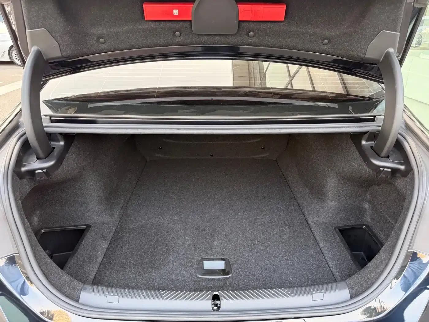 BMW i5 2024 eDrive 35L Luxury Package — миниатюра 25
