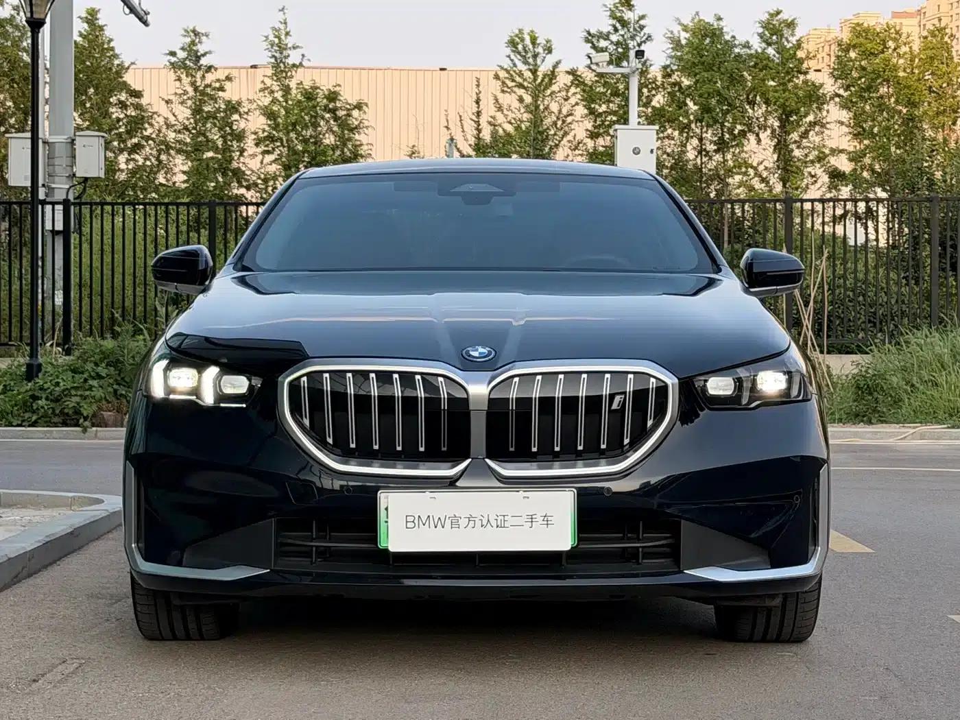 BMW i5 2024 eDrive 35L Luxury Package — миниатюра 4