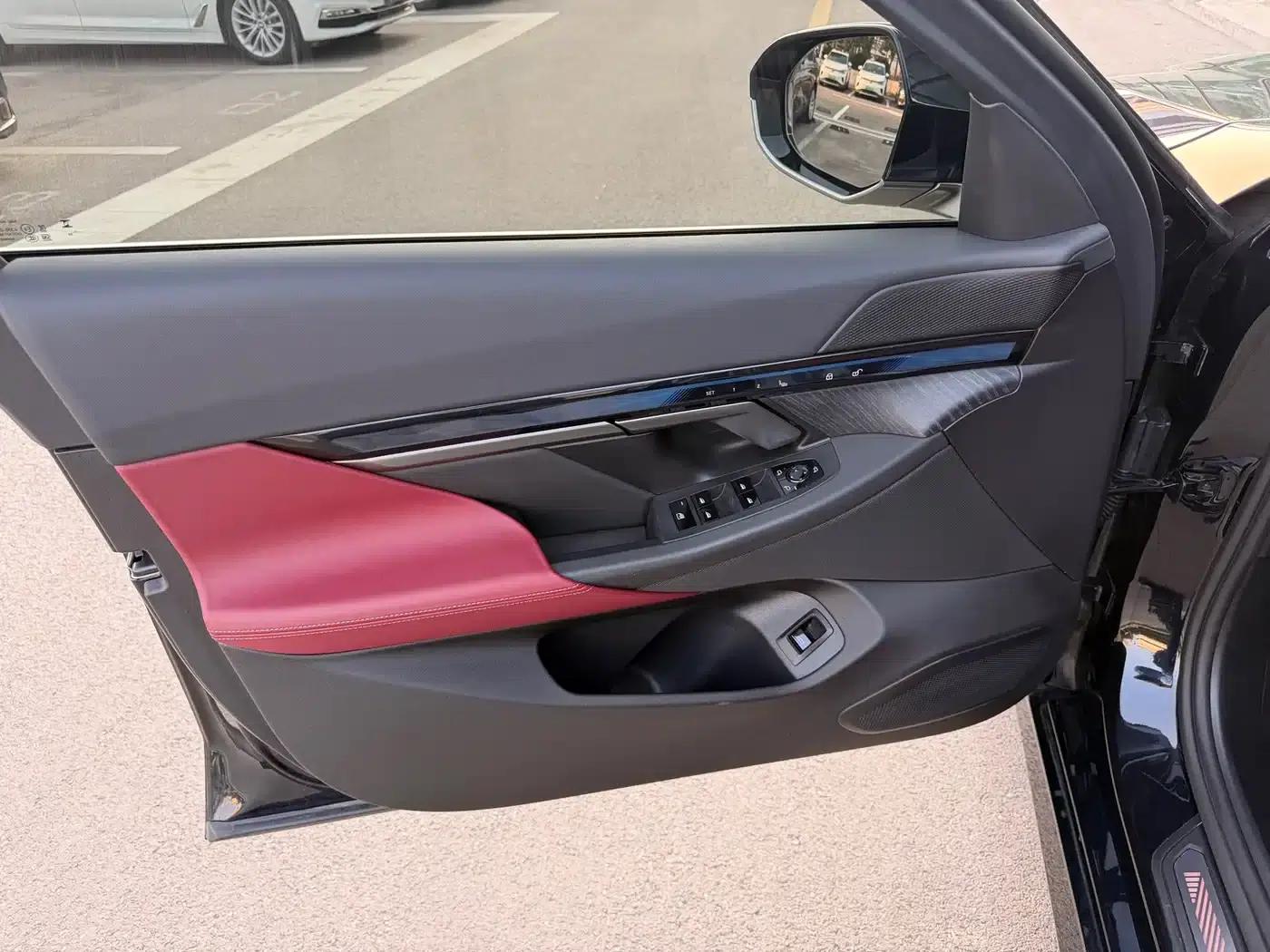 BMW i5 2024 eDrive 35L Luxury Package — миниатюра 8