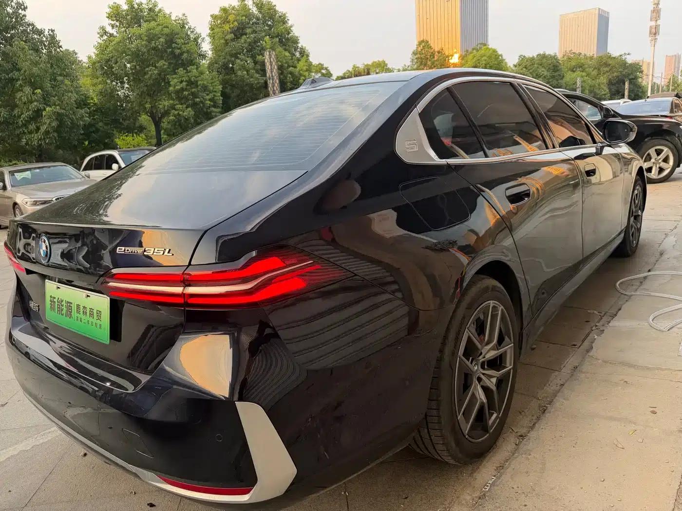 BMW i5 2024 eDrive 35L Luxury Package — миниатюра 9