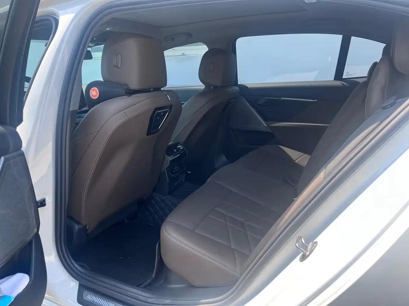 BMW i5 2024 eDrive 35L M Sport Package — миниатюра 11