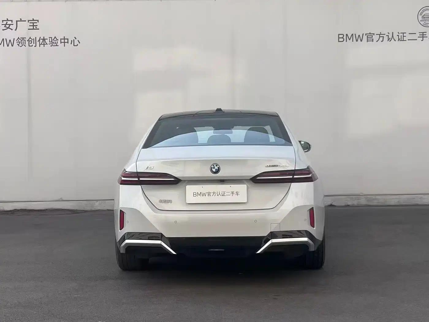 BMW i5 2024 eDrive 35L M Sport Package — миниатюра 4