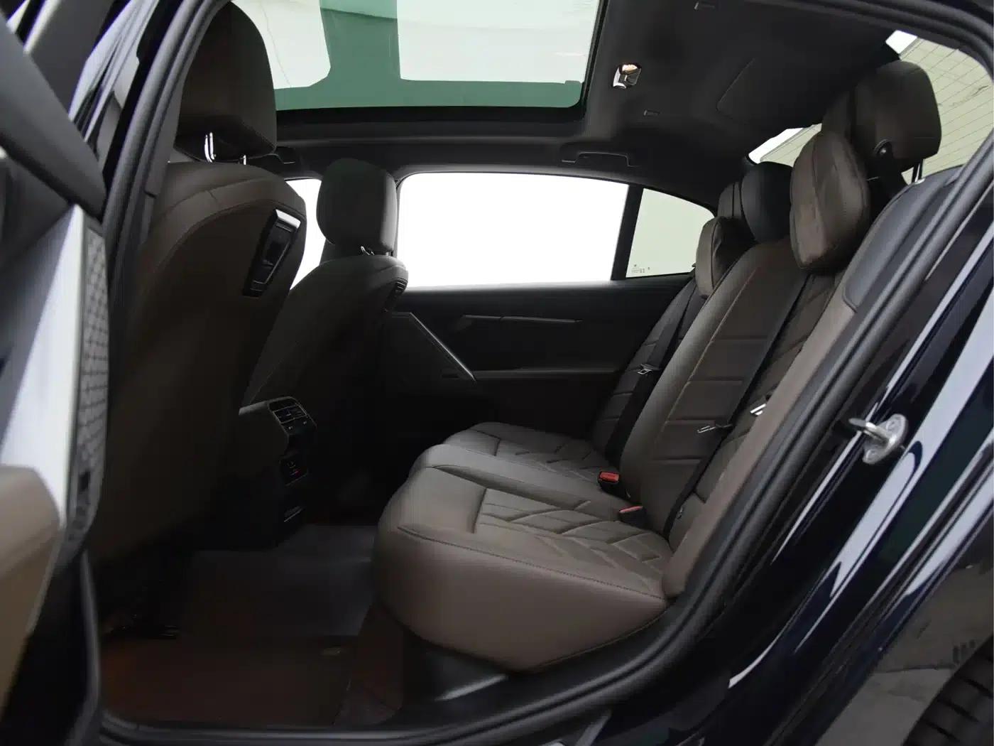 BMW i5 2024 eDrive 35L M Sport Package — миниатюра 14