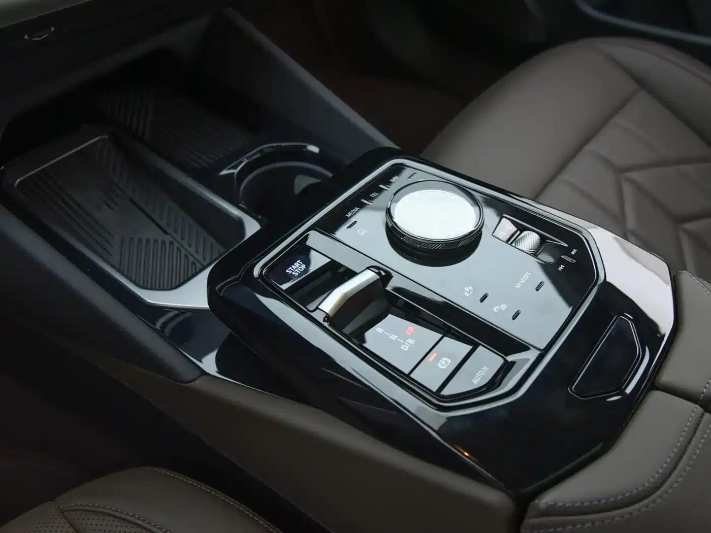 BMW i5 2024 eDrive 35L M Sport Package — миниатюра 9