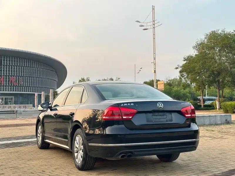 2013 Passat 1.8TSI DSG Premium Edition — миниатюра 4