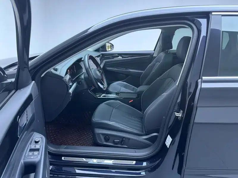 2023 Passat Facelift 330TSI Starry Sky Elite Edition — миниатюра 17