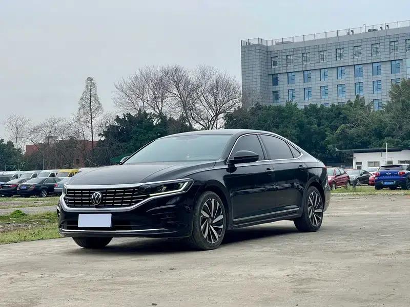 2022 Volkswagen Passat 330TSI Elite Edition — миниатюра 1