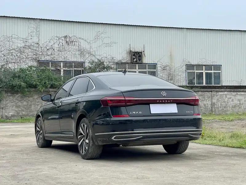 2022 Volkswagen Passat 330TSI Elite Edition — миниатюра 3