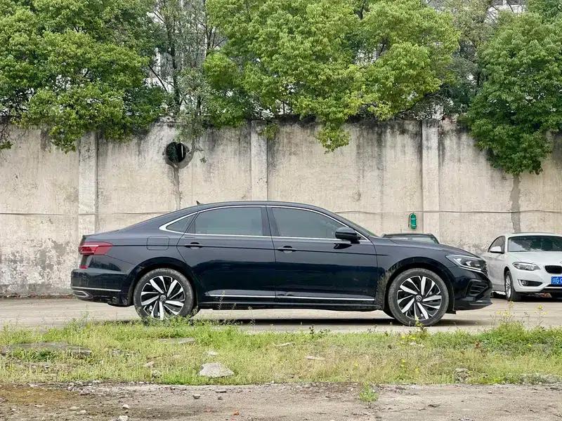 2022 Volkswagen Passat 330TSI Elite Edition — миниатюра 4