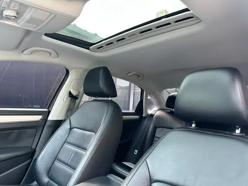 2013 Passat 1.8TSI DSG Premium Edition — миниатюра 18