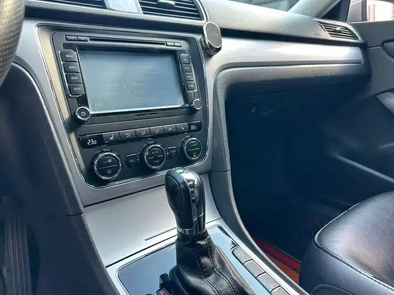 2013 Passat 1.8TSI DSG Premium Edition — миниатюра 19