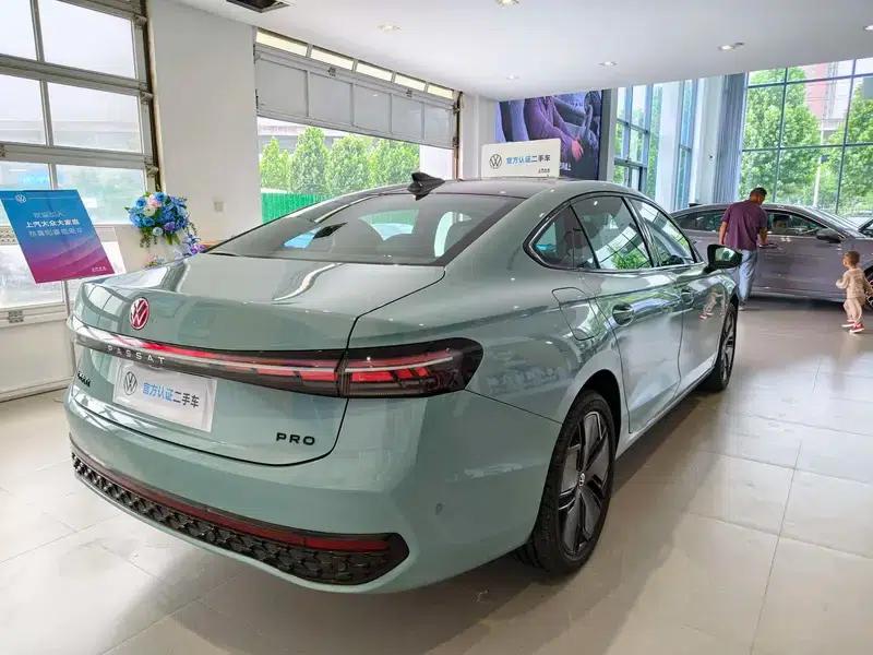 2025 Passat Pro 380TSI Starry Dragon Edition — миниатюра 6