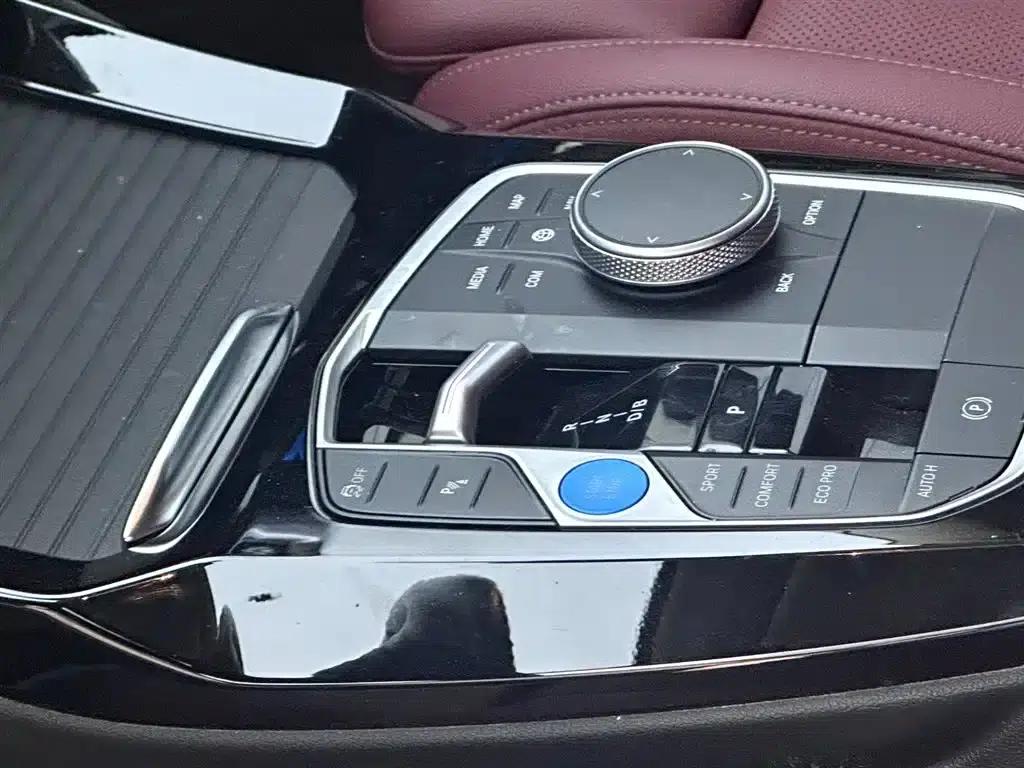 BMW iX3 2024 Leading Edition — миниатюра 11