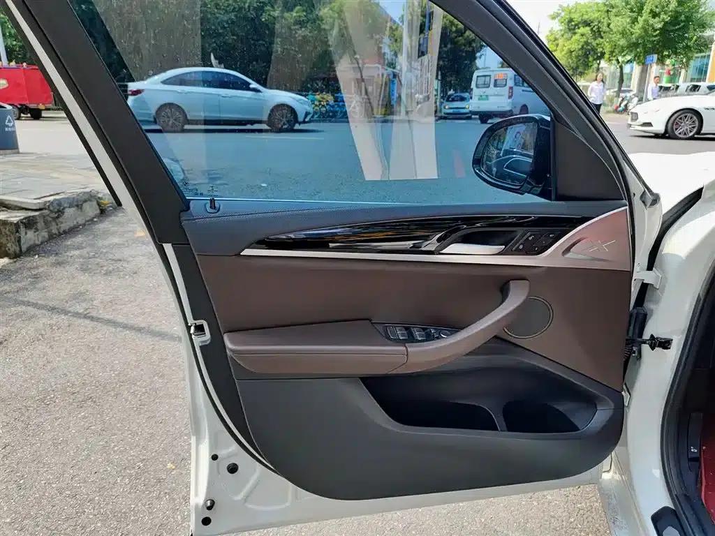 BMW iX3 2022 Leading Edition — миниатюра 6