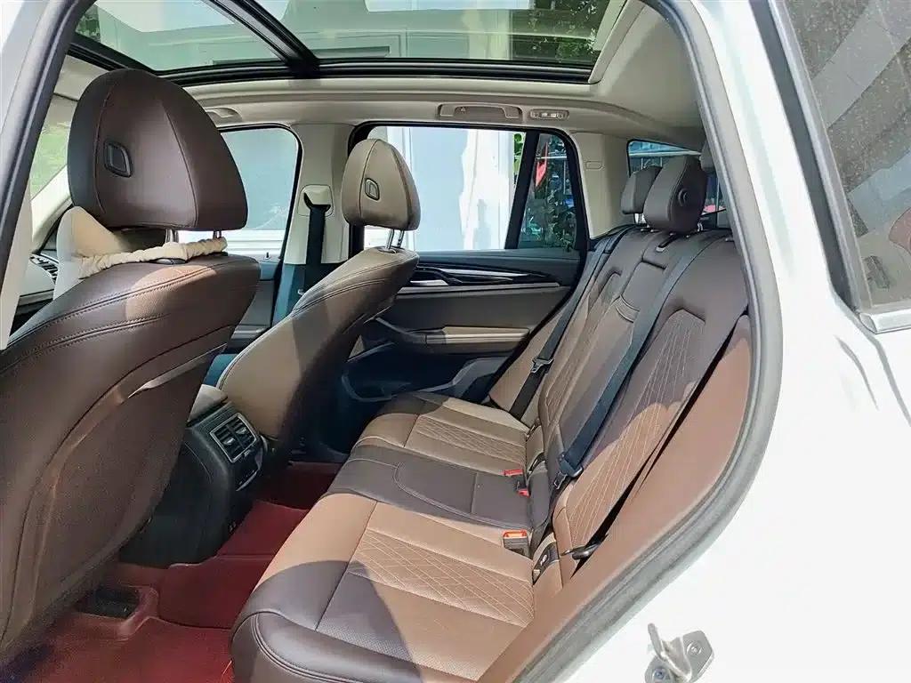 BMW iX3 2022 Leading Edition — миниатюра 8