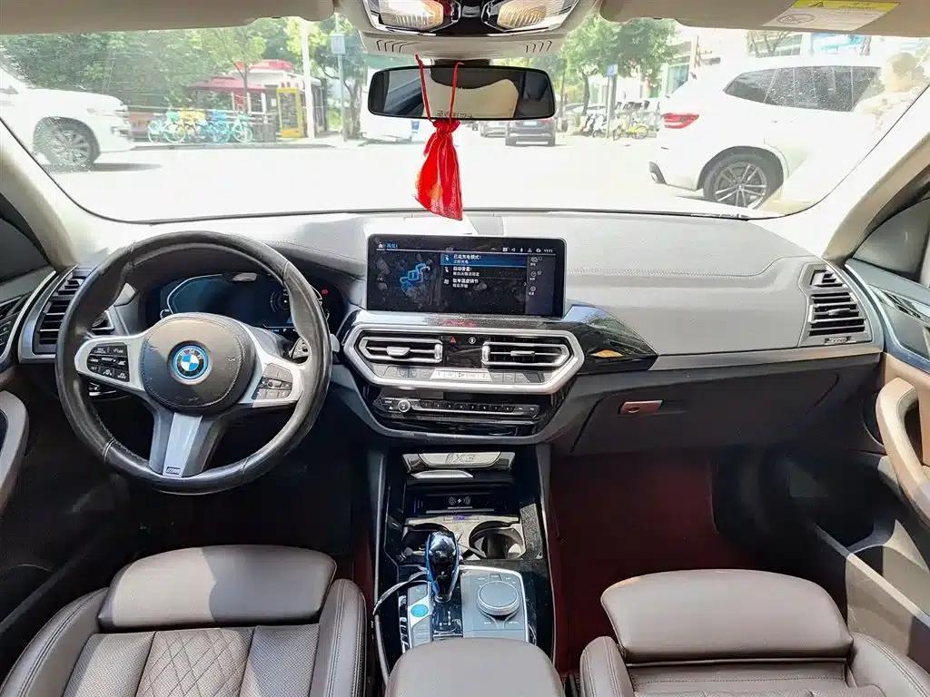 BMW iX3 2022 Leading Edition — миниатюра 10