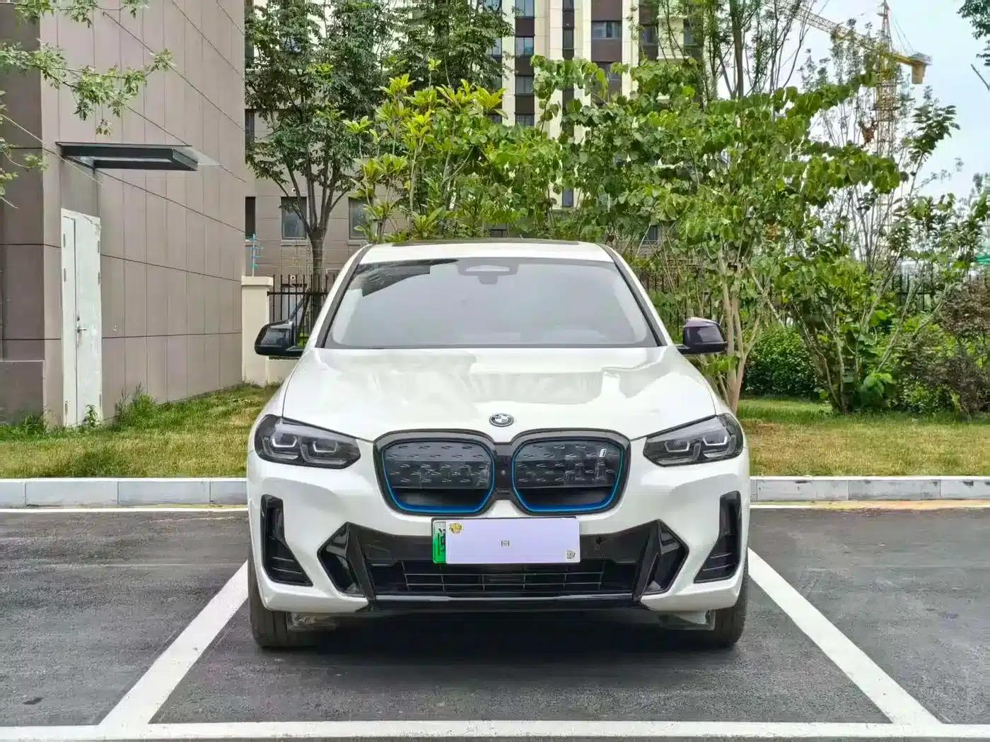 BMW iX3 2022 Leading Edition — миниатюра 2