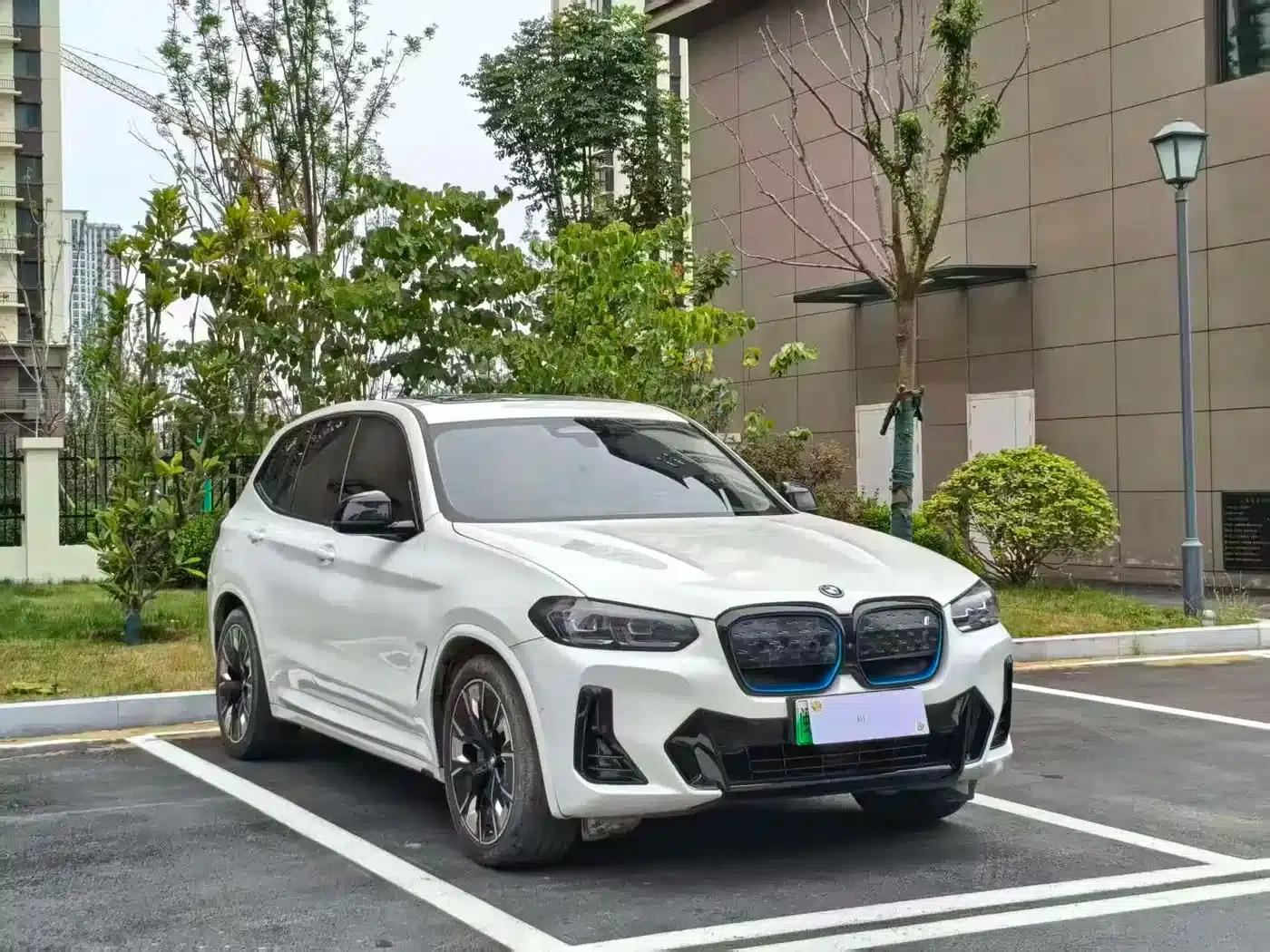 BMW iX3 2022 Leading Edition — миниатюра 3