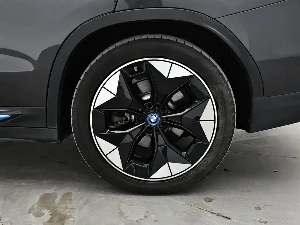 BMW iX3 2021 Leading Edition — миниатюра 9