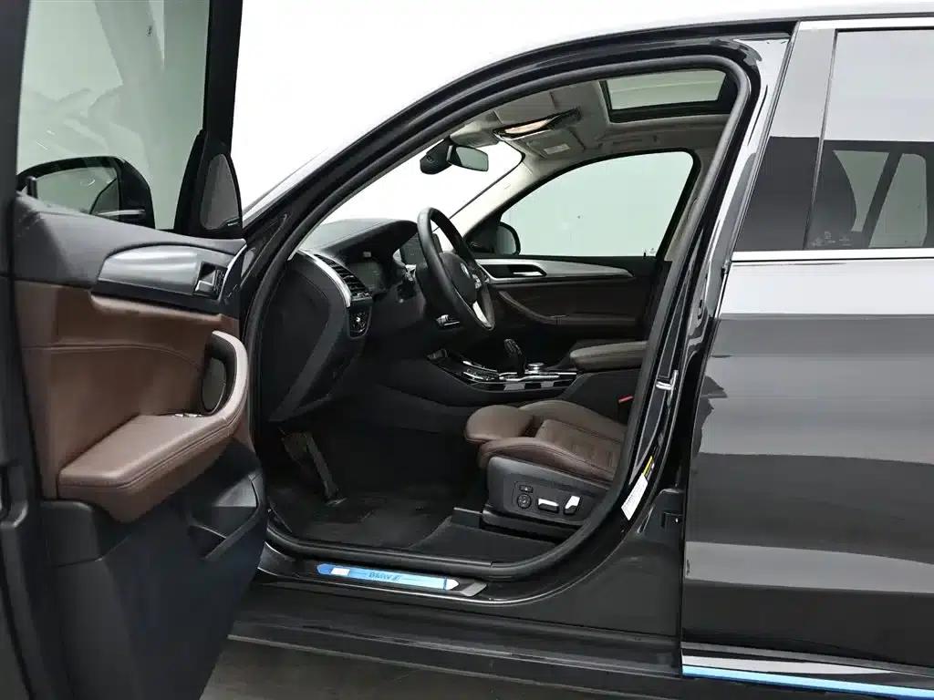 BMW iX3 2021 Leading Edition — миниатюра 10