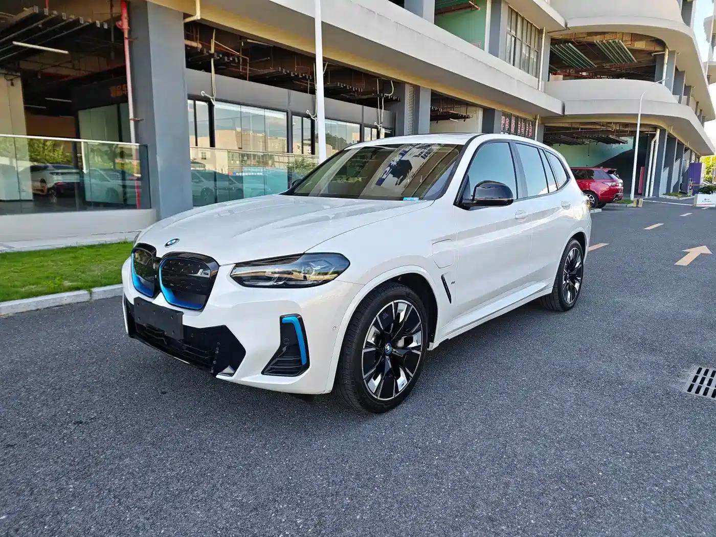 BMW iX3 2022 Facelift - Pioneer Edition — миниатюра 1