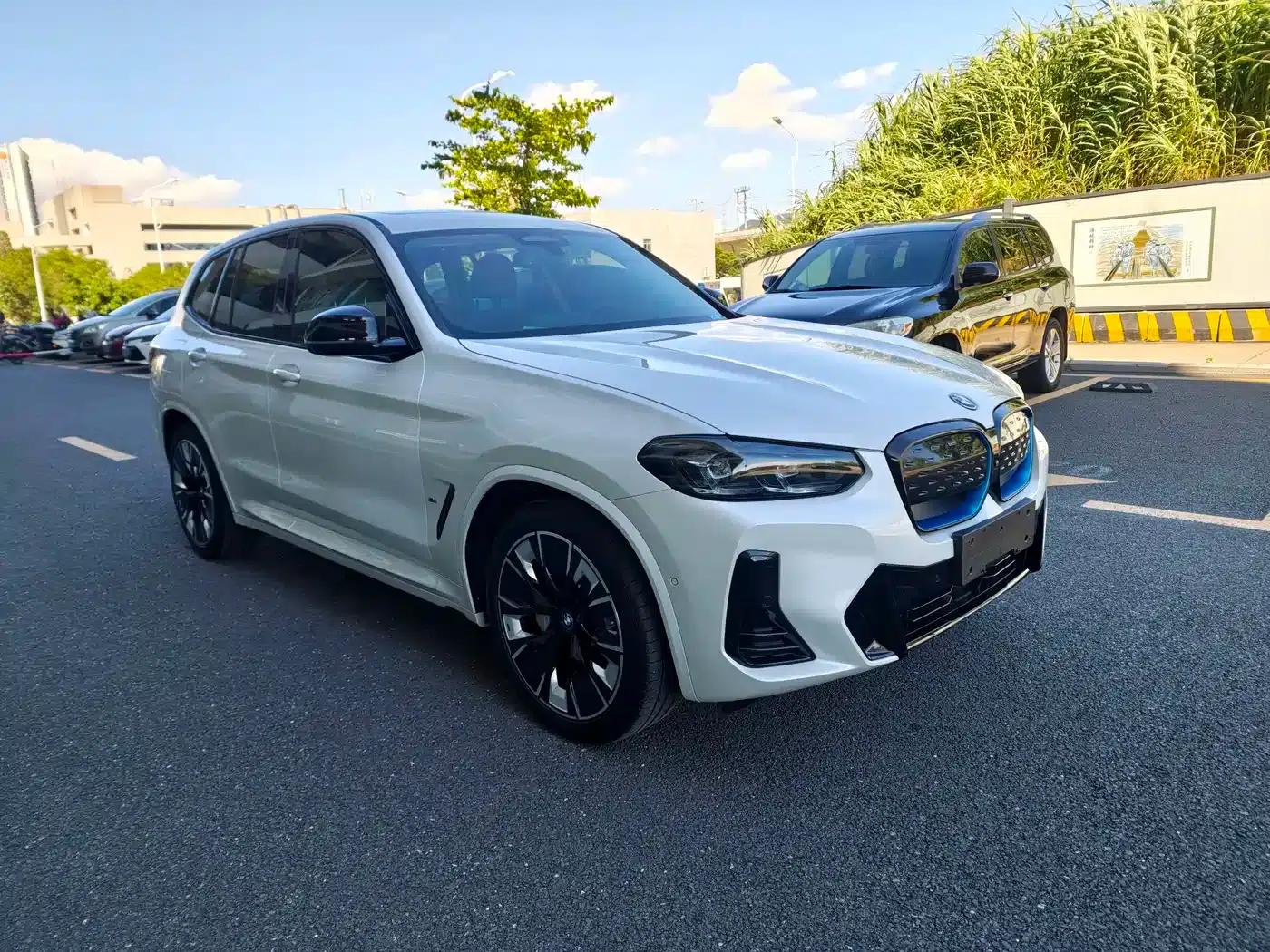 BMW iX3 2022 Facelift - Pioneer Edition — миниатюра 2