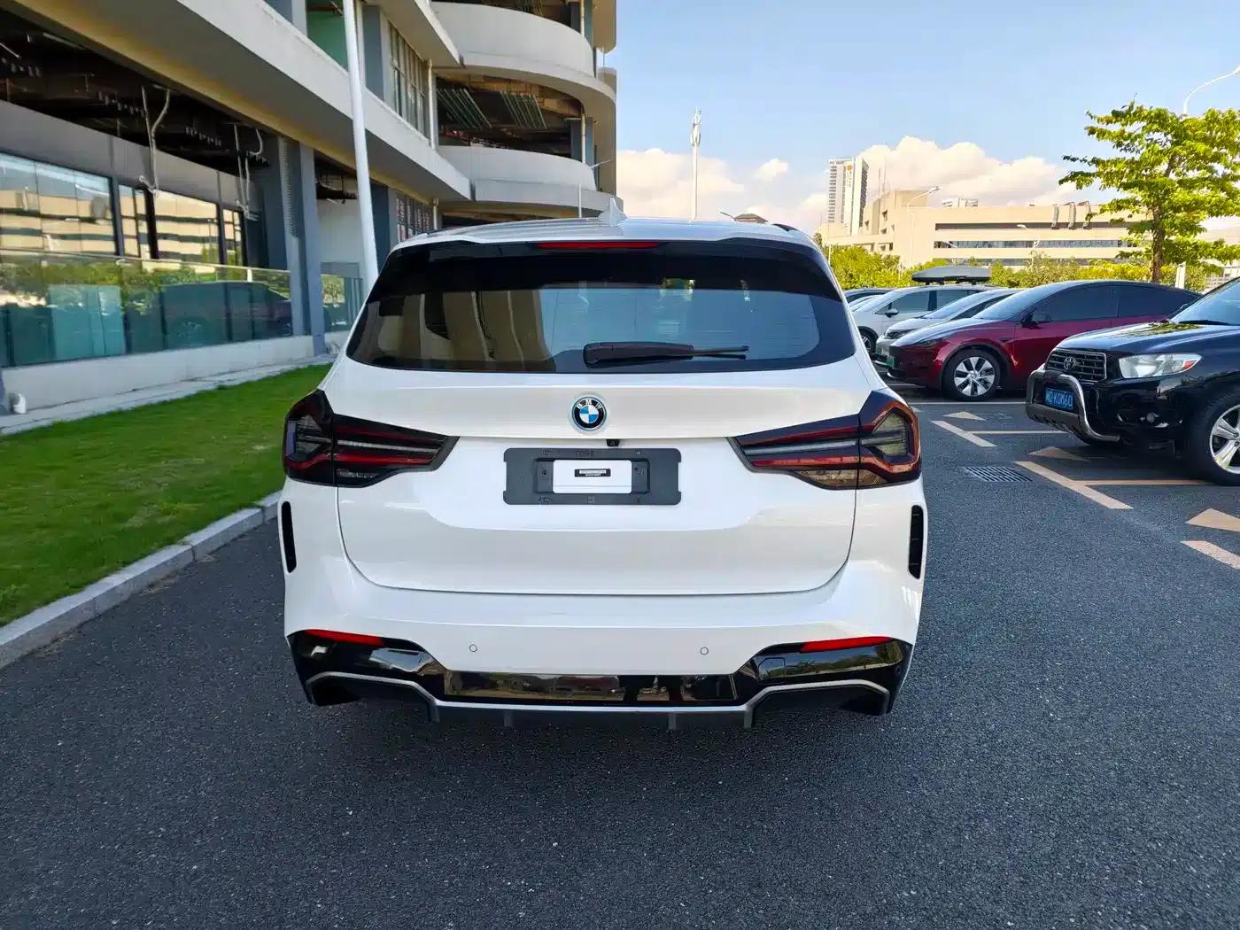 BMW iX3 2022 Facelift - Pioneer Edition — миниатюра 3
