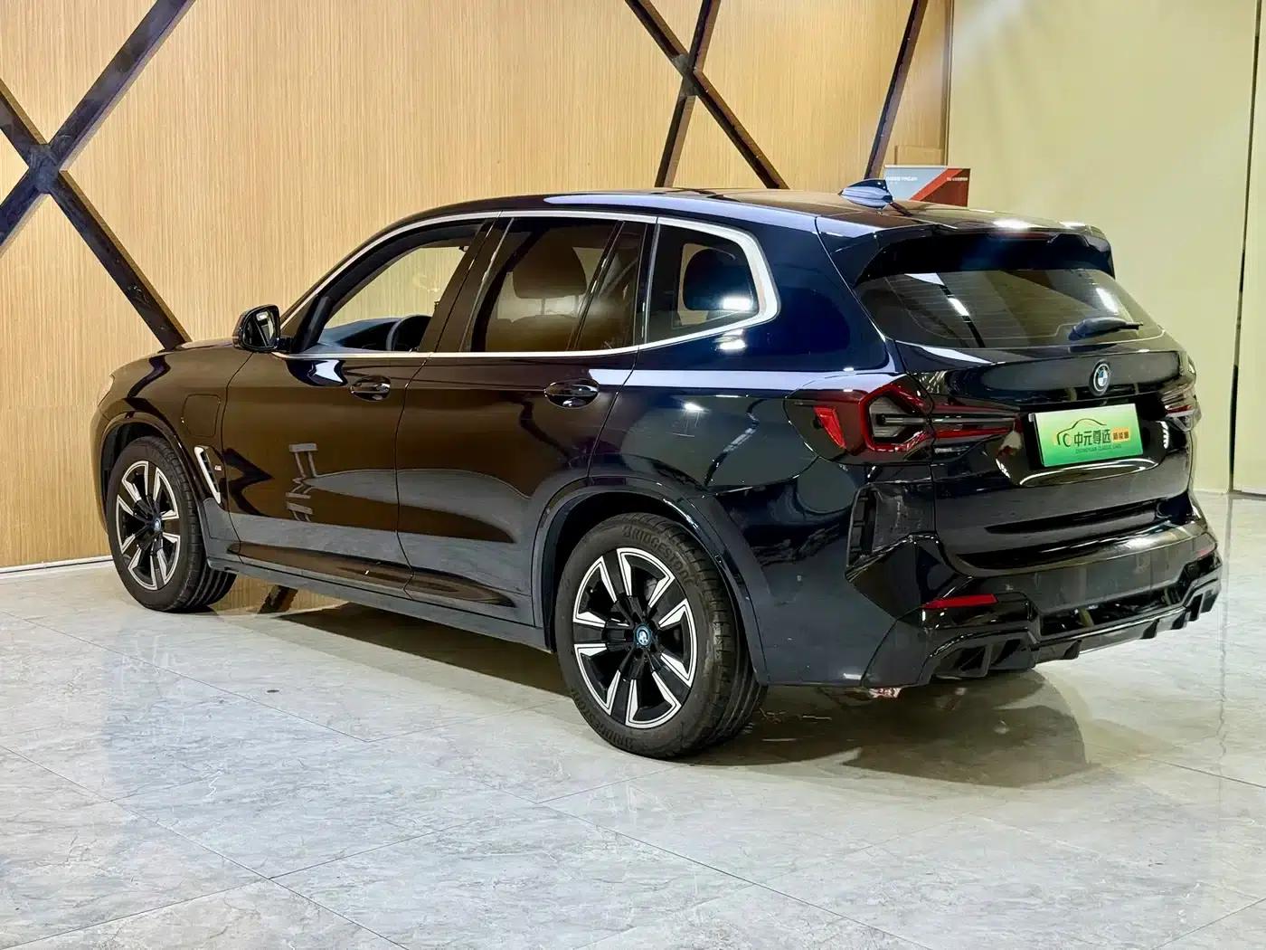 BMW iX3 2023 Leading Edition — миниатюра 16