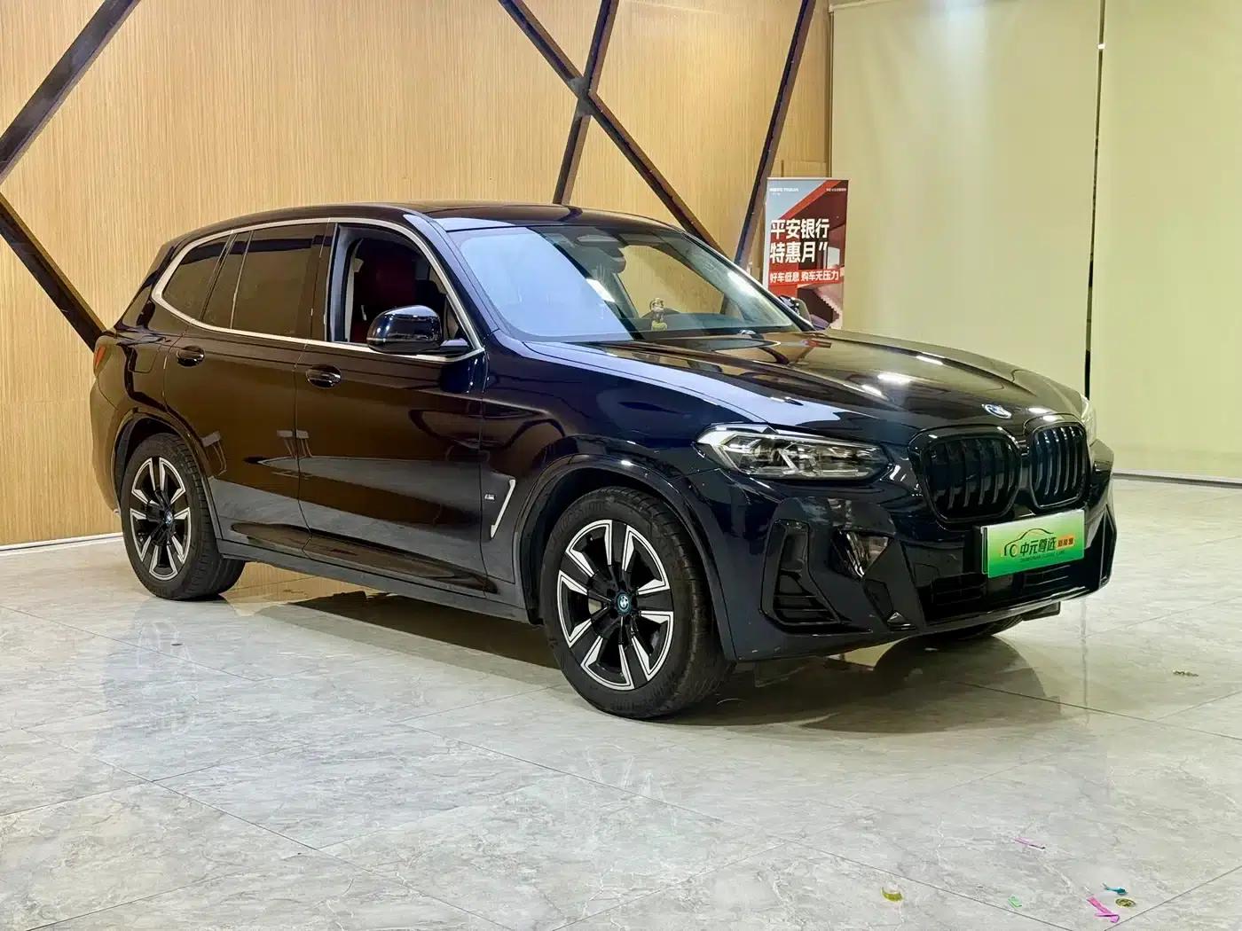 BMW iX3 2023 Leading Edition — миниатюра 3