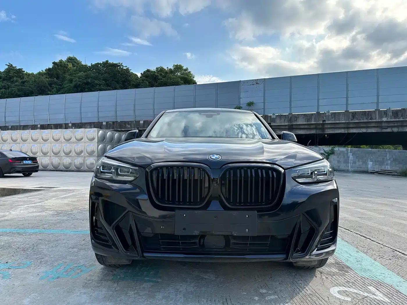 BMW iX3 2022 Leading Edition — миниатюра 2