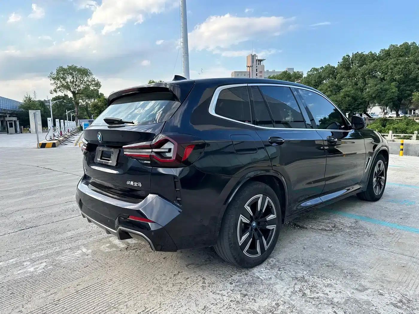 BMW iX3 2022 Leading Edition — миниатюра 9